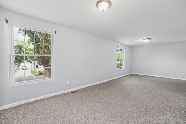 27547 Powers Street, Westland, MI 48186