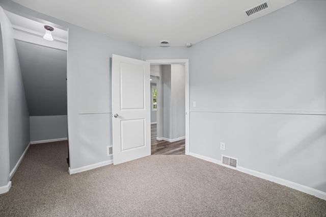27547 Powers Street, Westland, MI 48186