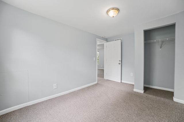 27547 Powers Street, Westland, MI 48186