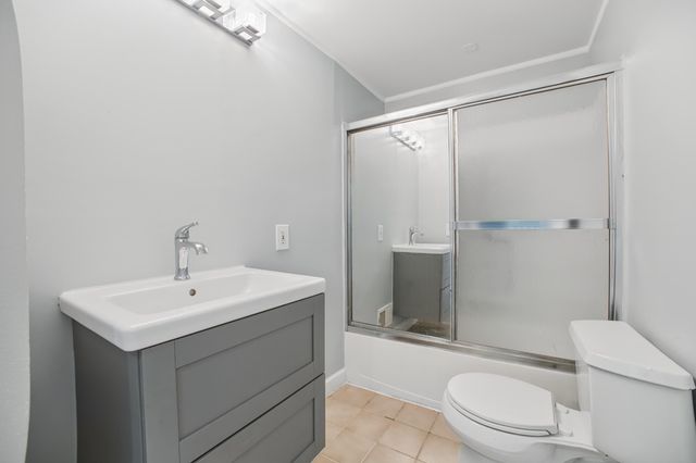 27547 Powers Street, Westland, MI 48186