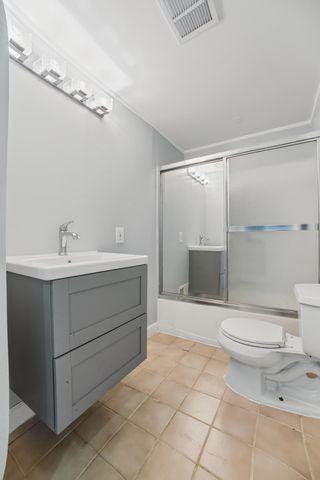 27547 Powers Street, Westland, MI 48186