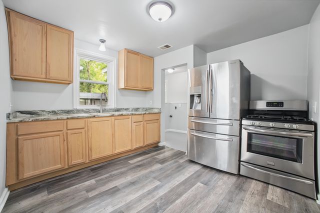 27547 Powers Street, Westland, MI 48186