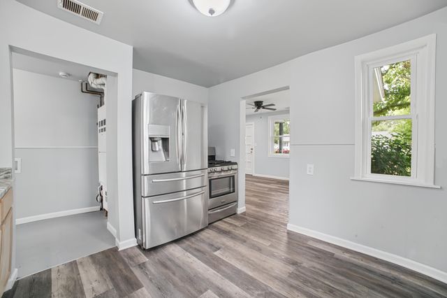 27547 Powers Street, Westland, MI 48186