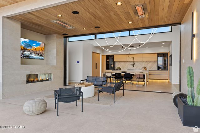 2031 E Pinnacle Drive, Other City - Utah, UT 84790