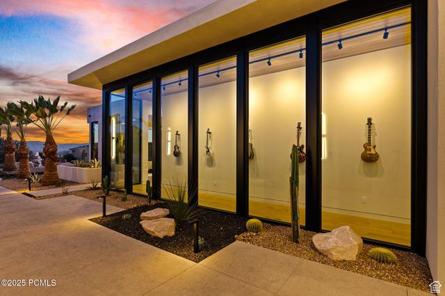 2031 E Pinnacle Drive, Other City - Utah, UT 84790