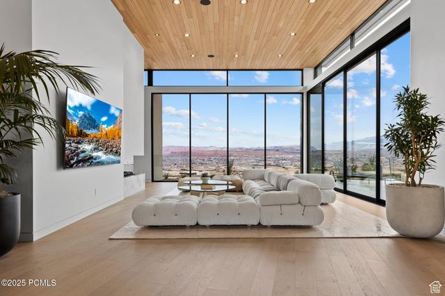 2031 E Pinnacle Drive, Other City - Utah, UT 84790