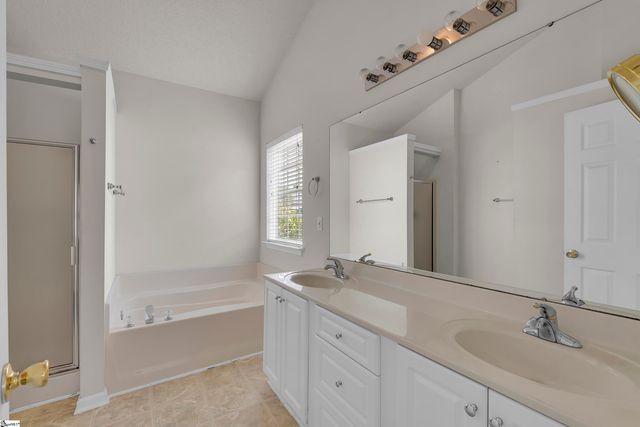 618 Fairview Lake Way, Simpsonville, SC 29680