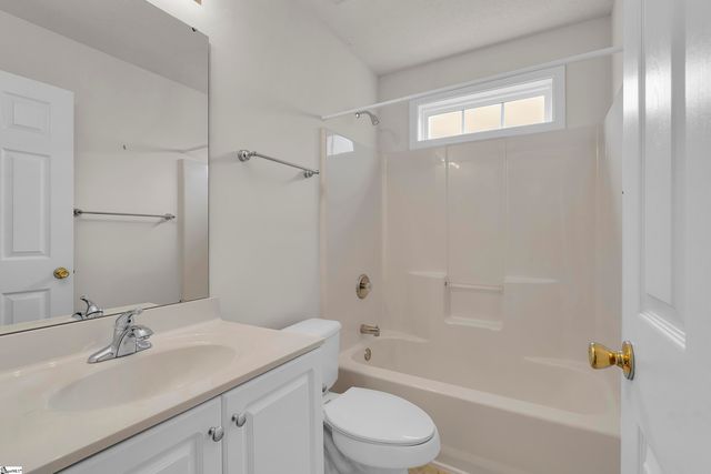 618 Fairview Lake Way, Simpsonville, SC 29680