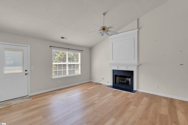 618 Fairview Lake Way, Simpsonville, SC 29680