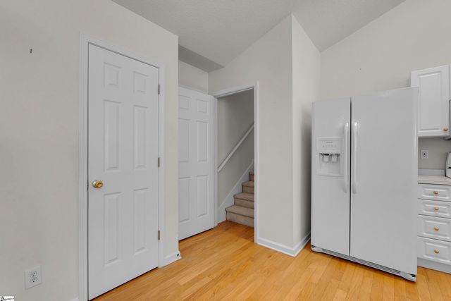 618 Fairview Lake Way, Simpsonville, SC 29680