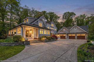1041 Greentree Road, Bloomfield Hills, MI 48304