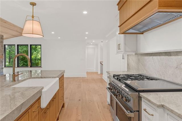 1125 Lake Charles Drive, Roswell, GA 30075