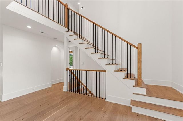 1125 Lake Charles Drive, Roswell, GA 30075