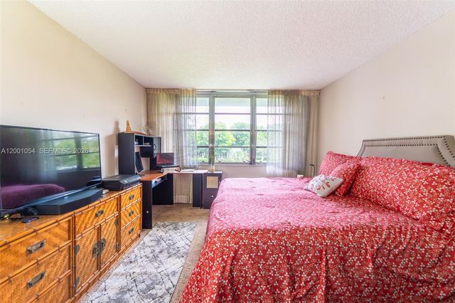 4221 W Palm Aire Drive 203, Pompano Beach, FL 33069
