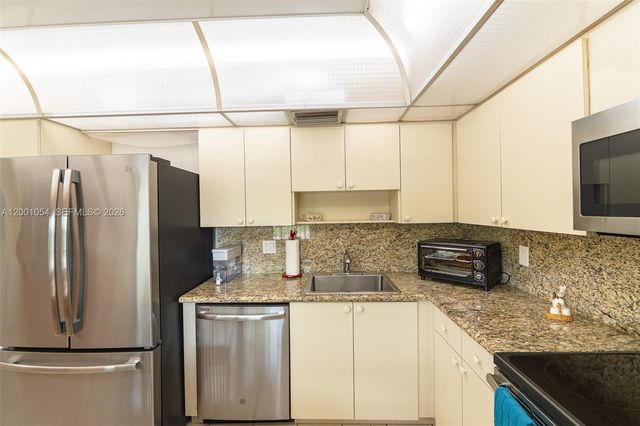4221 W Palm Aire Drive 203, Pompano Beach, FL 33069
