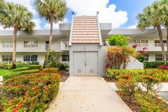 4221 W Palm Aire Drive 203, Pompano Beach, FL 33069