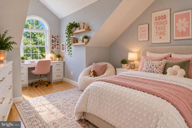 4 SPRUCE CT, Newtown, PA 18940