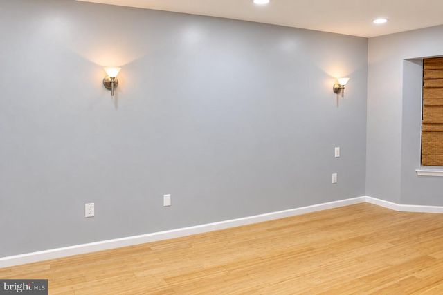 4 SPRUCE CT, Newtown, PA 18940