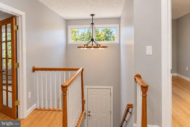 4 SPRUCE CT, Newtown, PA 18940