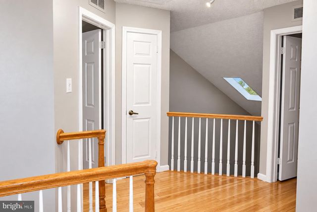 4 SPRUCE CT, Newtown, PA 18940