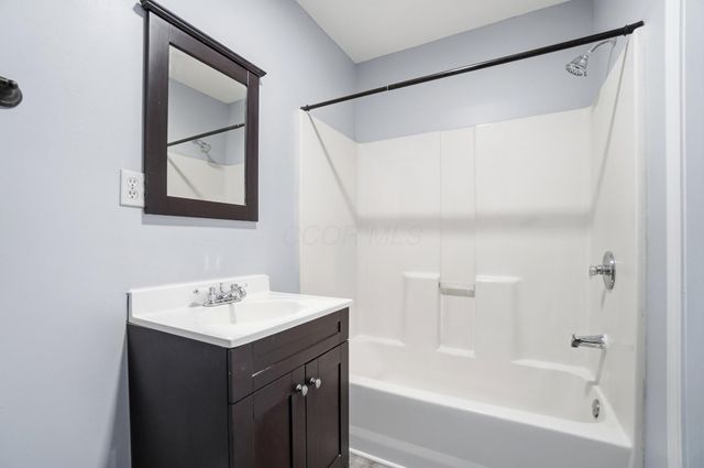 220 N Wagner Avenue, Baltimore, OH 43105