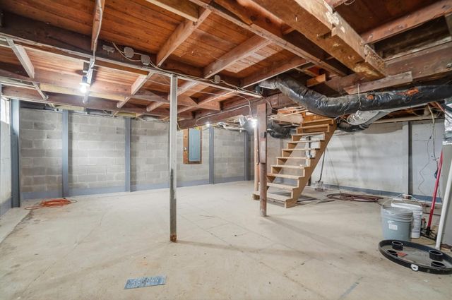 220 N Wagner Avenue, Baltimore, OH 43105