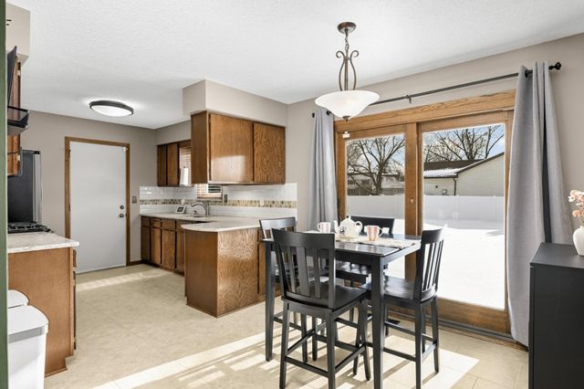 7501 W 100th Street, Bloomington, MN 55438