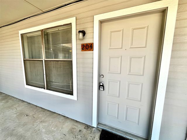 2526 W Prairie Street 204, Denton, TX 76201