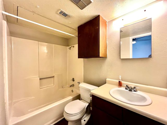 2526 W Prairie Street 204, Denton, TX 76201