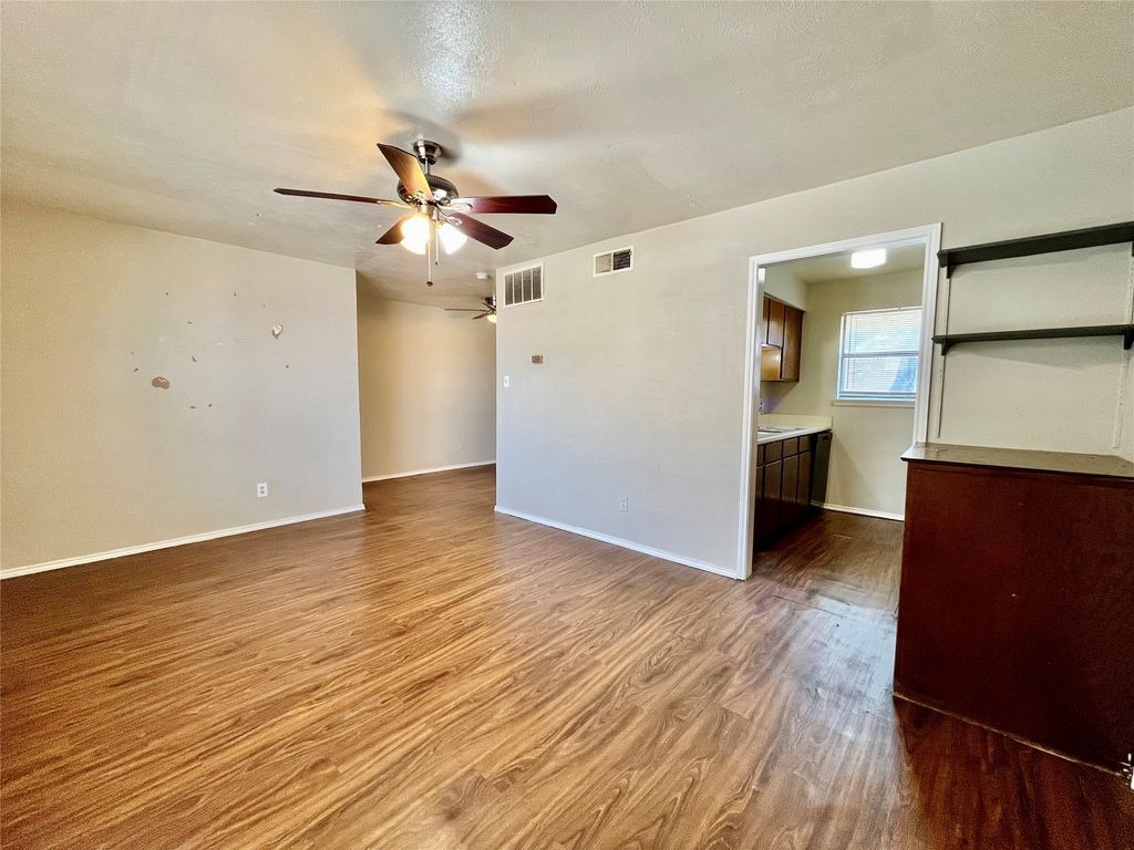 2526 W Prairie Street 204, Denton, TX 76201