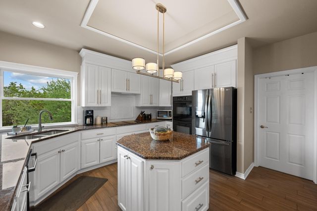 730 GOLF CREST LN, Lakeway, TX 78734
