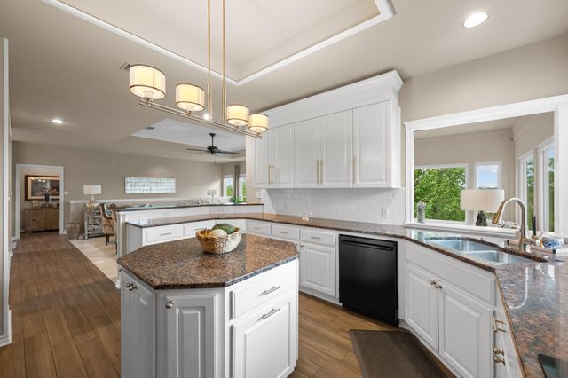 730 GOLF CREST LN, Lakeway, TX 78734