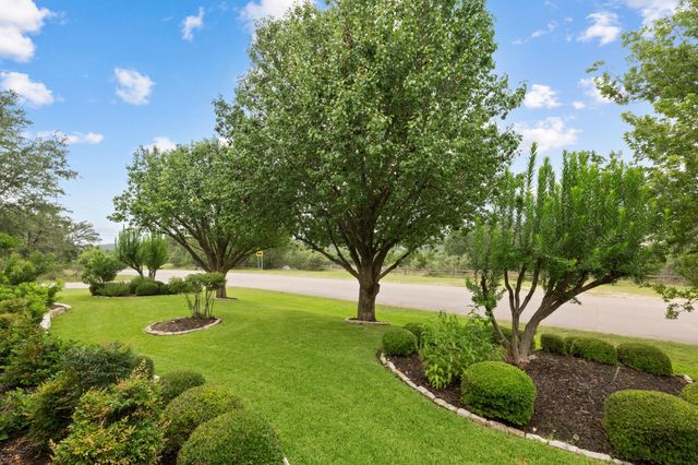 730 GOLF CREST LN, Lakeway, TX 78734