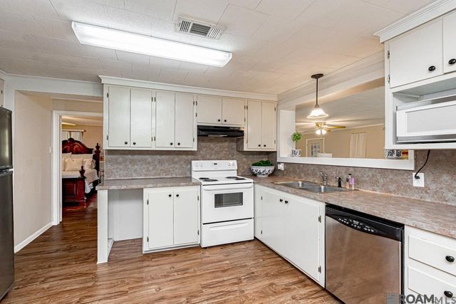 40444 Black Bayou Ext, Gonzales, LA 70737