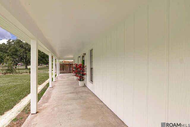 40444 Black Bayou Ext, Gonzales, LA 70737