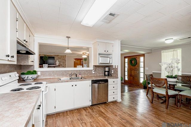 40444 Black Bayou Ext, Gonzales, LA 70737