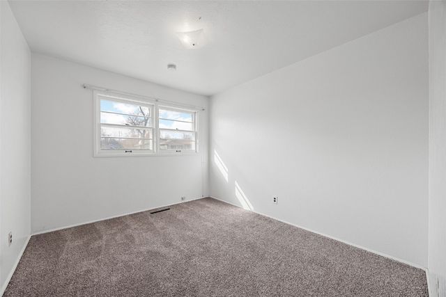 229 Jacolyn Drive NW, Cedar Rapids, IA 52405