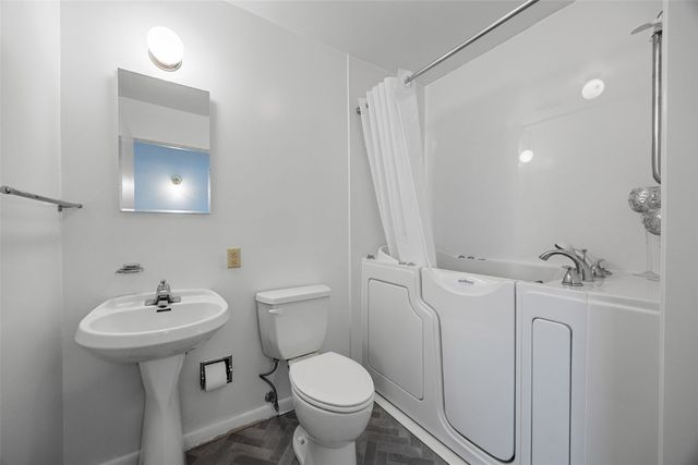 229 Jacolyn Drive NW, Cedar Rapids, IA 52405