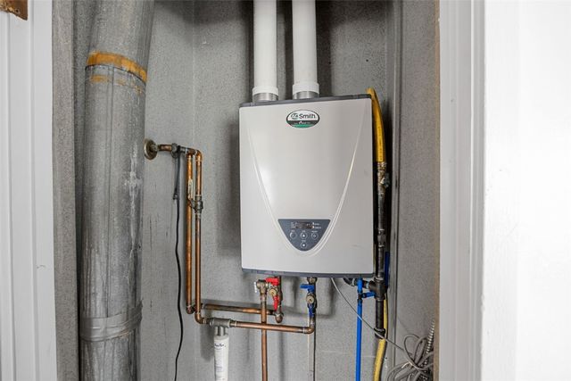 229 Jacolyn Drive NW, Cedar Rapids, IA 52405