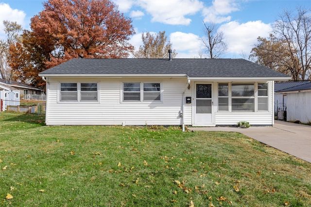229 Jacolyn Drive NW, Cedar Rapids, IA 52405