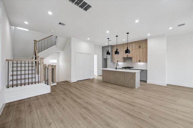 752 Curtin Street, Houston, TX 77018