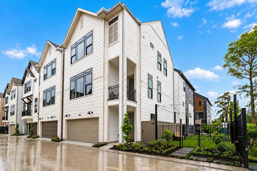 752 Curtin Street, Houston, TX 77018