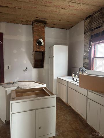 209 E Main Street, Blanchester, OH 45107