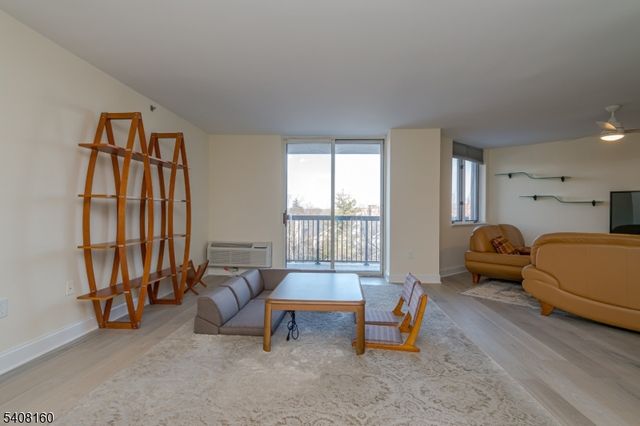 30 S Adelaide Ave 4K, Highland Park Boro, NJ 08904