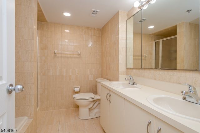 30 S Adelaide Ave 4K, Highland Park Boro, NJ 08904