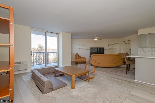 30 S Adelaide Ave 4K, Highland Park Boro, NJ 08904