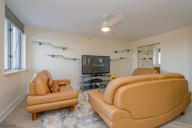 30 S Adelaide Ave 4K, Highland Park Boro, NJ 08904