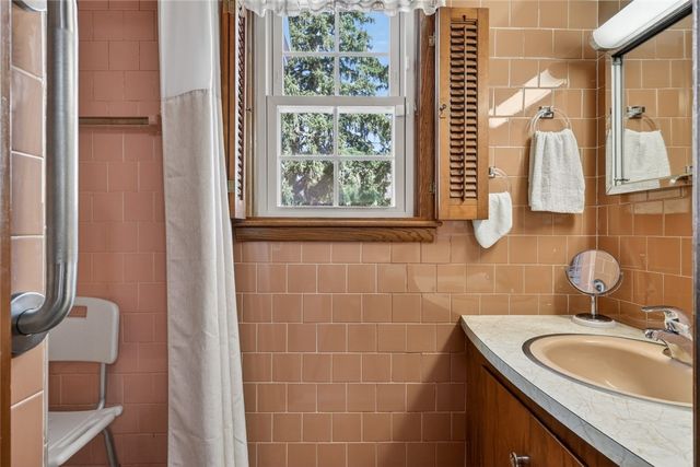 2338 Cranston Street, Cranston, RI 02920