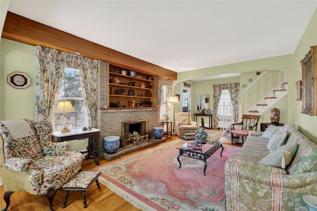 2338 Cranston Street, Cranston, RI 02920