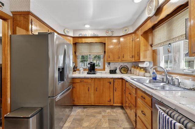 2338 Cranston Street, Cranston, RI 02920